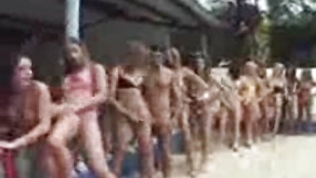Best porn :  Ny firaisana ao amin'ny efitra fandroana ho an'ny besinimaro dia manampy azy ireo hanatsara ny fiainany ara-nofo XXX videos 