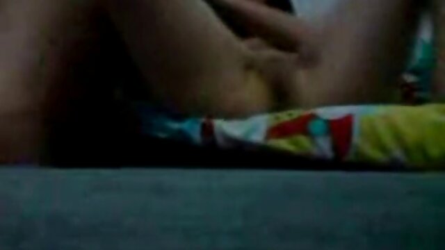 Best porn :  Ny fisakaizana eo amin'ny mpiray efitra dia miafara amin'ny firaisana ara-nofo ho azy ao an-dakozia XXX videos 